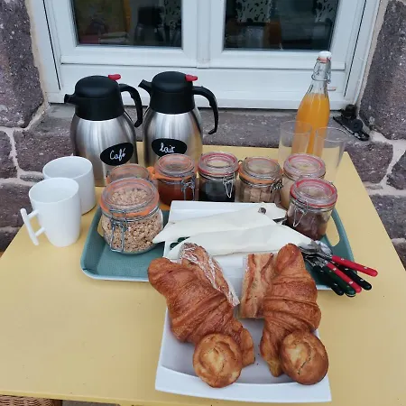 Quarto em Acomodações Particulares Double Avec Salle De Bains Privative *